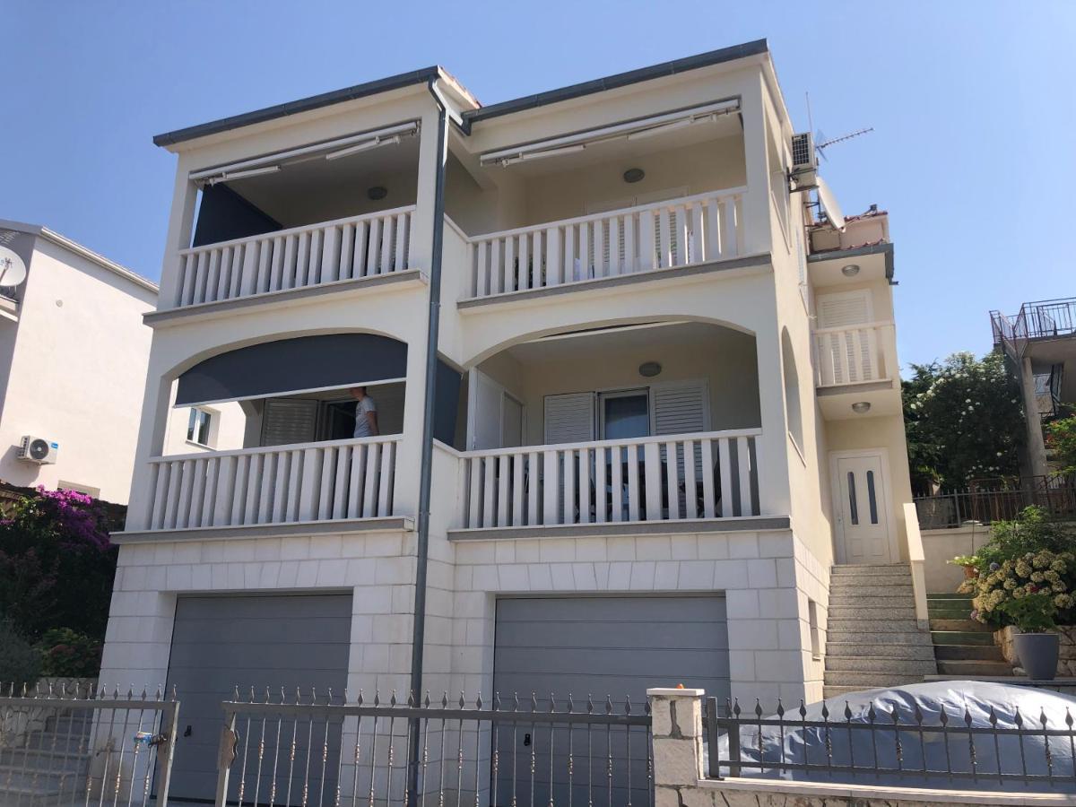 Apartments Sandra ロゴズニッツァ エクステリア 写真