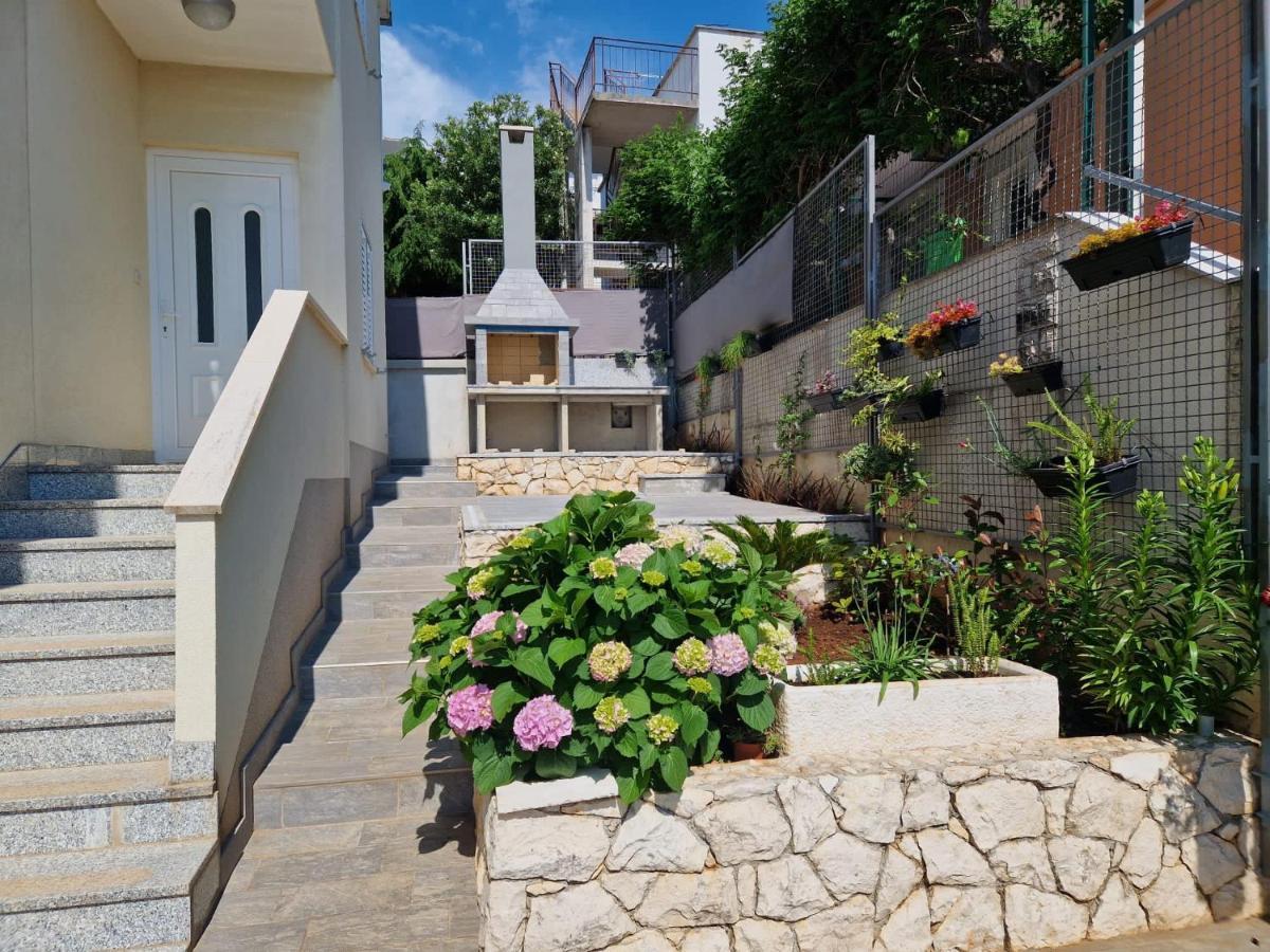 Apartments Sandra ロゴズニッツァ エクステリア 写真