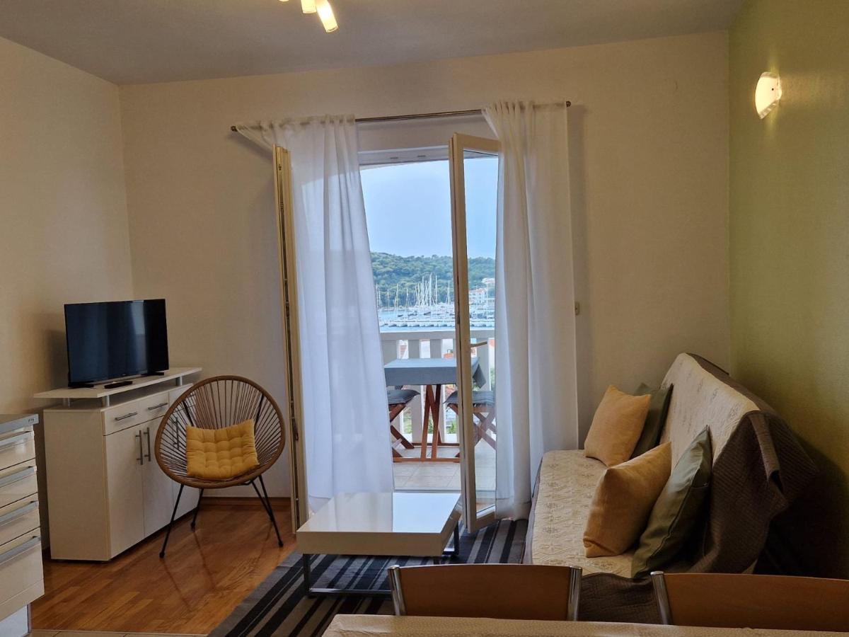 Apartments Sandra ロゴズニッツァ エクステリア 写真