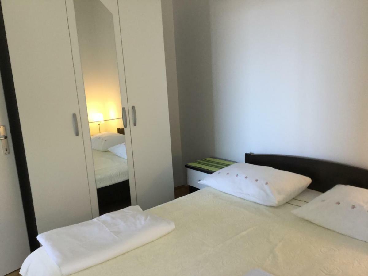 Apartments Sandra ロゴズニッツァ エクステリア 写真